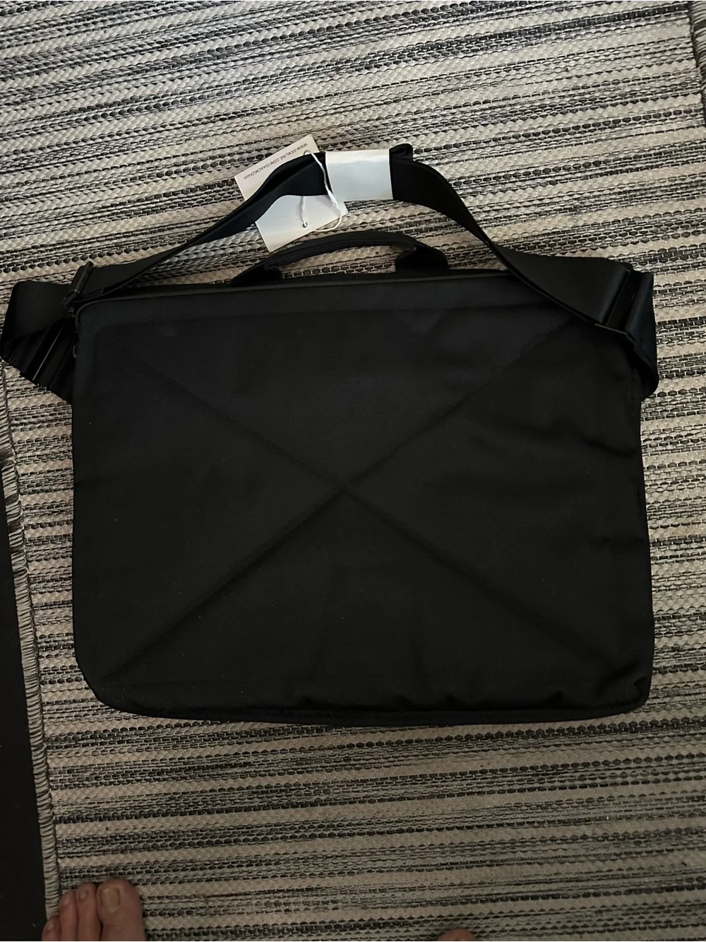 Isaac Mizrahi Crossbody Laptop Messenger Bag “america’s Greatest Makers” tv Show